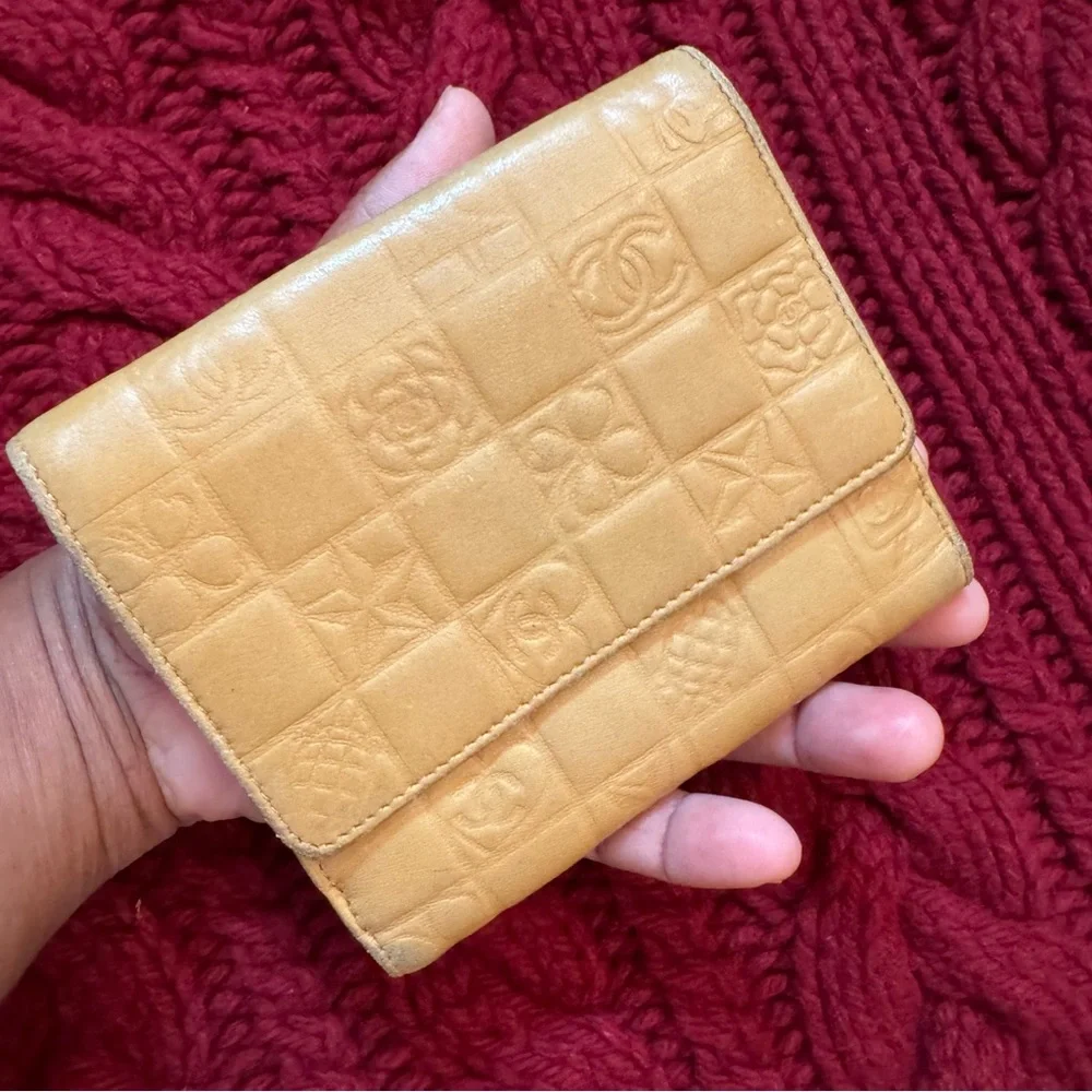 Authentic Chanel Icon Line Leather Wallet - Picture 4 of 8